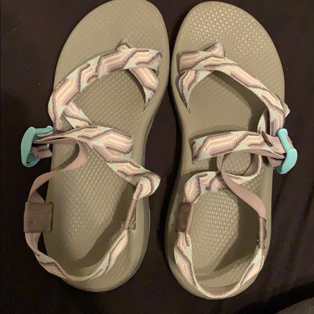 Women’s teal and grey chacos! 💙